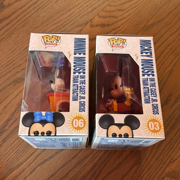 Mickey and Minnie funko pop bundle - Picture 6 of 6
